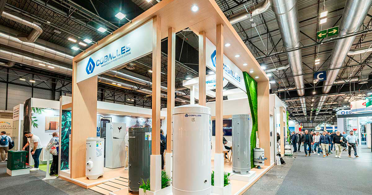 Stand a medida con identidad propia frente a la repetición visual de los sistemas modulares del entorno ferial